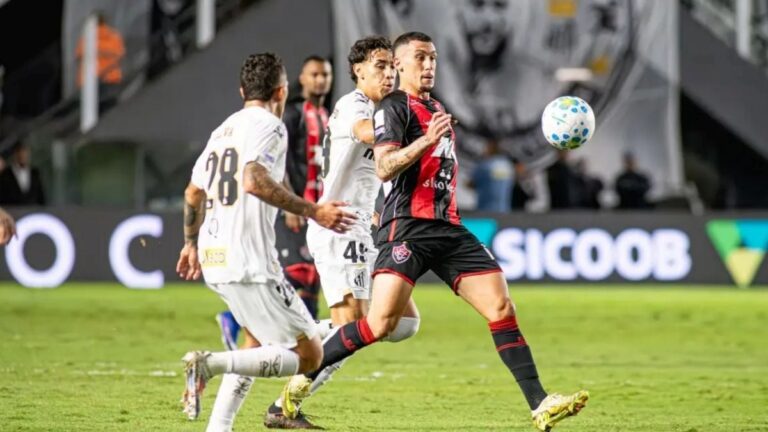jogador-do-vitoria-Foto-Victor-Ferreira-EC-Vitoria