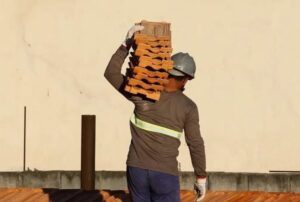 pedreiro-construcao-civil-trablho-trabalhador-foto-fernando-frazao-abr