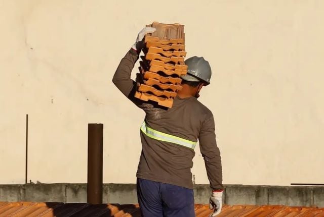 pedreiro-construcao-civil-trablho-trabalhador-foto-fernando-frazao-abr