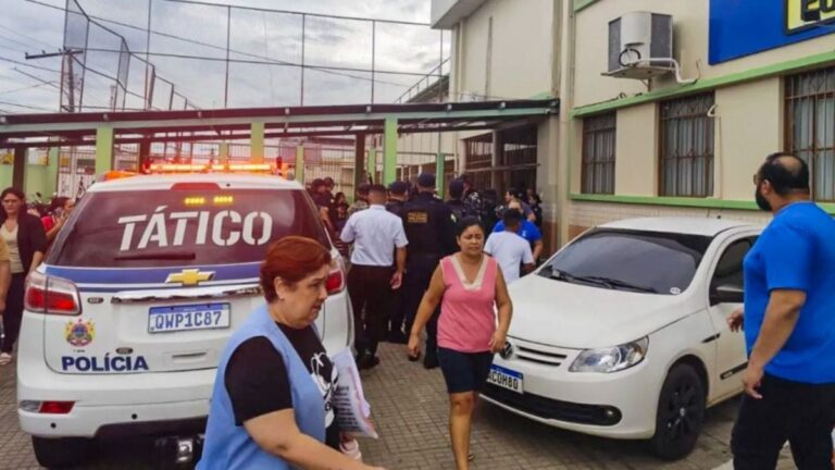 policia-viatura-hospital-Acre-foto-reproducao-