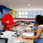 professor-estudante-sala-de-aula-foto-Amanda-Ercilia-GOVBA-1