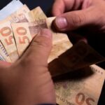 real-dinheiro-salario-munino-abono-reais-foto-marcello-casal-jr