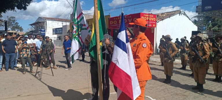 2-de-julho-em-Maria-Quiteria-ft-Paulo-jose-acorda-cidade