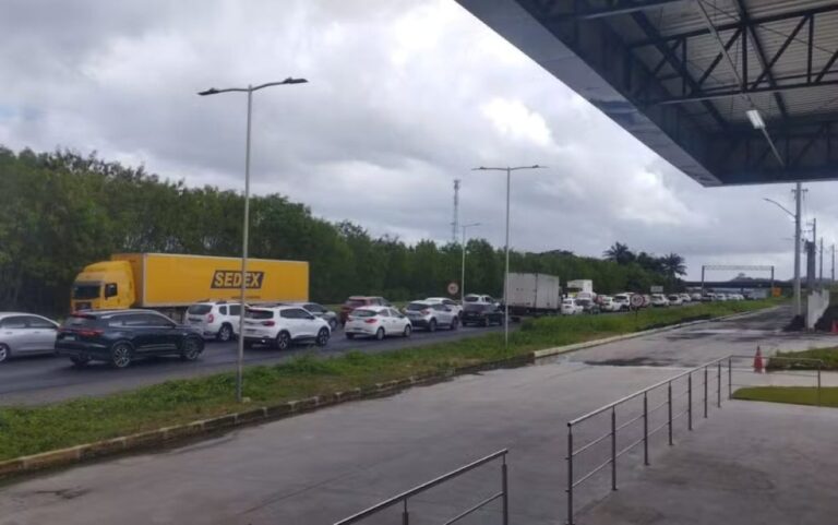 BR-324-registra-congestionamentos-em-diversos-trechos-na-manha-deste-sabado-20-Foto-Policia-Rodoviaria-Federal