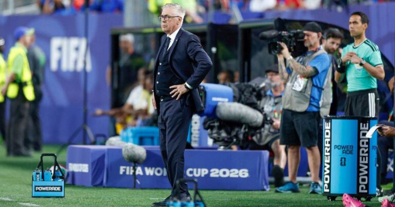 Carlo-Ancelotti-durante-a-vitoria-da-Selecao-sobre-o-Haiti-pela-segunda-da-Copa-Foto-Rafael-Ribeiro-CBF