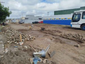 Construtora-e-notificada-por-transtornos-causados-durante-obra-de-drenagem-no-bairro-Mangabeira