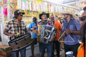 Forro-na-Feira-anima-visitantes-e-feirantes2