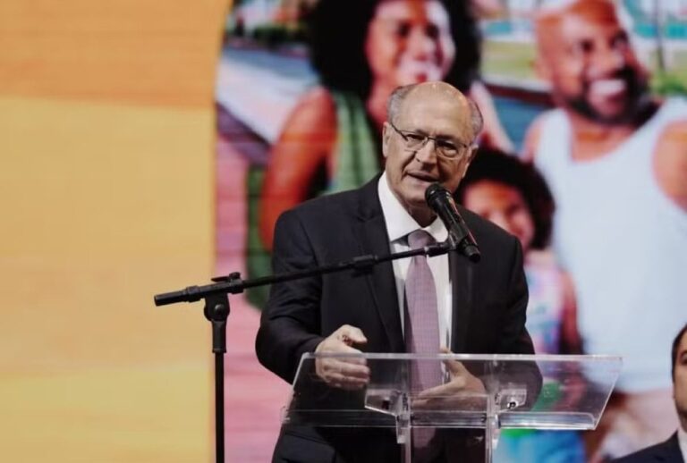 Geraldo-Alckmin-anuncia-aumento-de-etanol-na-gasolina-Foto-Thiago-Gadelha-SVM