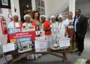 Governo-da-Bahia-apoia-empreendedorismo-feminino-com-entrega-de-kits-de-costura-no-Reconcavo-Foto-Geraldo-Carvalho