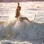 Homem-surfando-surf-Foto-Divulgacao