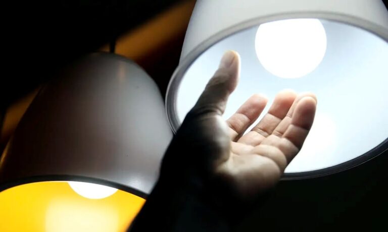 Luz-lampadas-abajur-Foto-Marcelo-Camargo-Agencia-Brasil