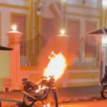 Moto-pega-fogo-guerra-de-espadas-Cruz-das-Almas-Foto-Reproducao-Blog-do-Valente