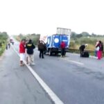 Motoboy-morre-apos-colisao-com-animal-e-caminhao-em-anel-viario-Foto-Reproducao-TV-Sudoeste-260626