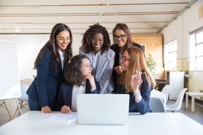 Mulheres-empresarias-lideranca-feminia-Foto-Reproducao-Magnific