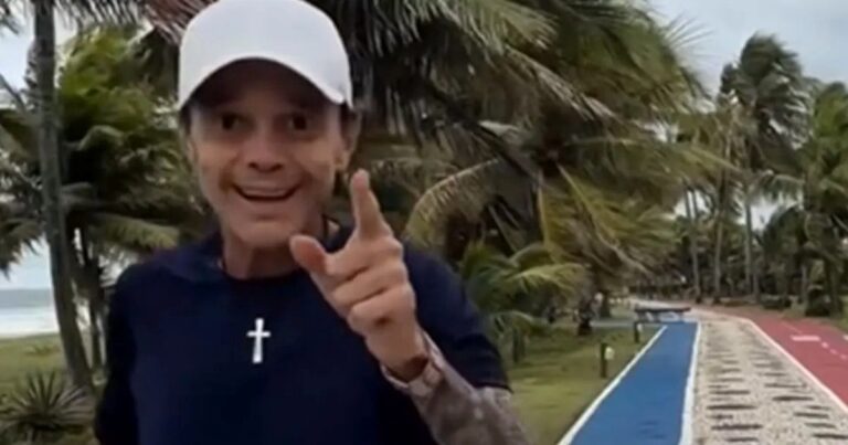 Netinho-caminhando-apos-nova-sessao-de-quimioterapia-Foto-Reproducao-Redes-Sociais
