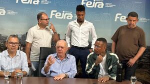 Prefeito-recebe-jogador-Anderson-Talisca-para-discutir-investimentos-e-projetos-para-o-esporte-em-Feira-de-Santana-Foto-Paulo-Jose-Acorda-Cidade