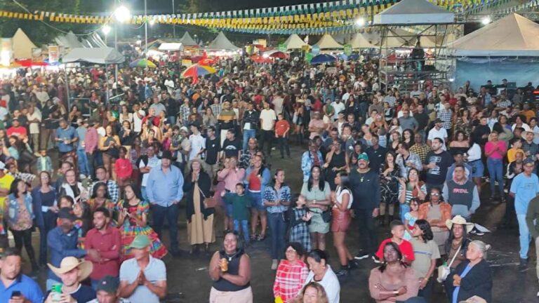 Primeira-noite-do-Arraia-de-Feira-de-Santana-no-distrito-de-Maria-Quiteria-Foto-Ed-Santos-Acorda-Cidade-1
