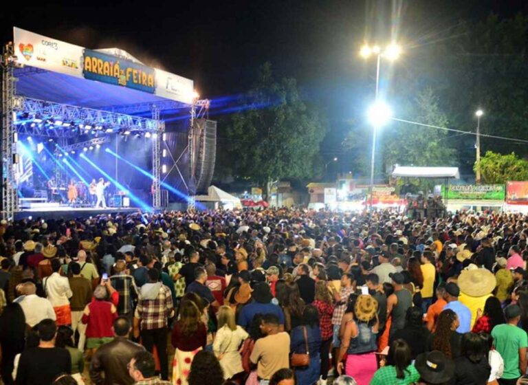 Primeira-noite-do-Arraia-de-Feira-de-Santana-no-distrito-de-Maria-Quiteria-Foto-Washington-Nery-1