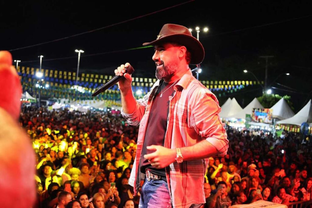 Rai-Saia-Rodada-na-primeira-noite-do-Arraia-de-Feira-de-Santana-no-distrito-de-Maria-Quiteria-Foto-Washington-Nery