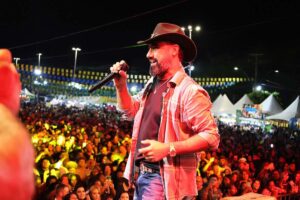 Rai-Saia-Rodada-na-primeira-noite-do-Arraia-de-Feira-de-Santana-no-distrito-de-Maria-Quiteria-Foto-Washington-Nery