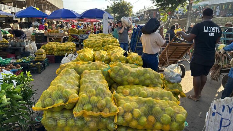 Venda-de-laranja-no-centro-periodo-junino