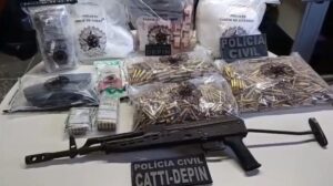 acao-policia-civil-cocaina-dinheiro-carfanaum