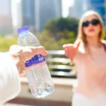 garrafinha-de-agua-mineral-magnific