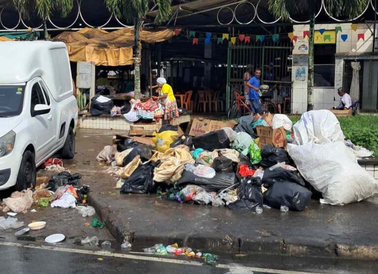 lixo-acumulado-no-centro-de-feira-de-santana