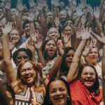mulheres-publico-teatro-apresentacao-alegria-foto-divulgacao-
