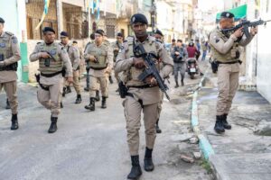7a-Operacao-Forca-Total-termina-com-apreensao-de-21-armas-e-oito-prisoes-Foto-Sd-PM-Santos