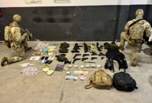 Apos-video-com-armas-PM-prende-dois-integrantes-de-faccao-criminosa-e-desmonta-acampamento-Foto-Divulgacao-SSP