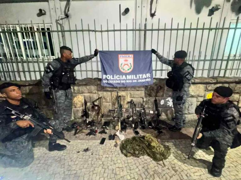 Armas-que-a-policia-informou-que-apreendeu-com-os-criminosos-apos-tiroteio-Foto-Divulgacao-PM-290726
