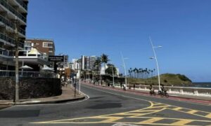 Avenida-Oceanica-na-Barra-em-Salvador-Foto-Alan-Oliveira
