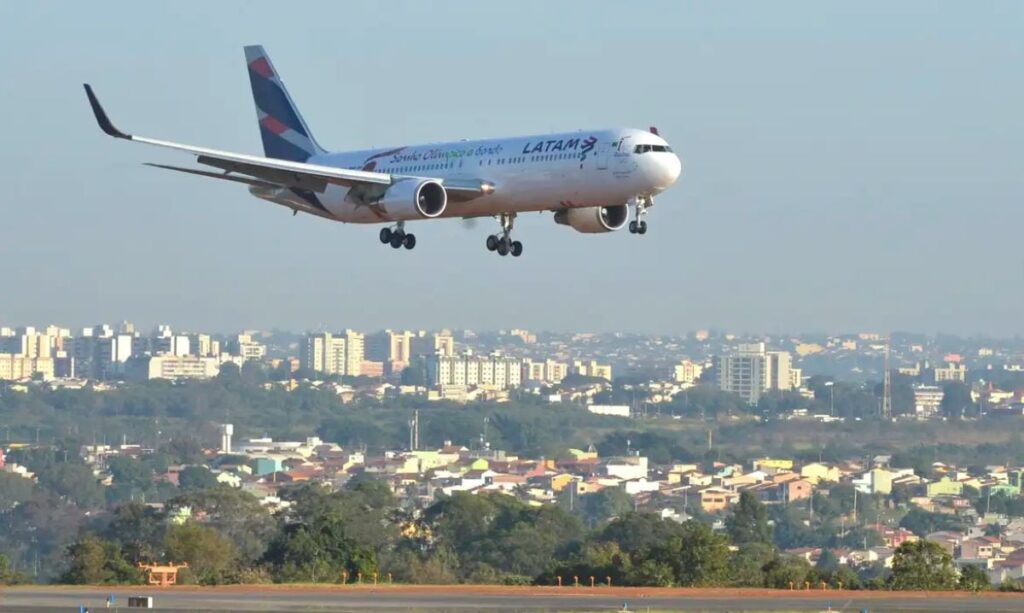 Aviacao-civil_-foto-antonio-Cruz-agencia-brasil