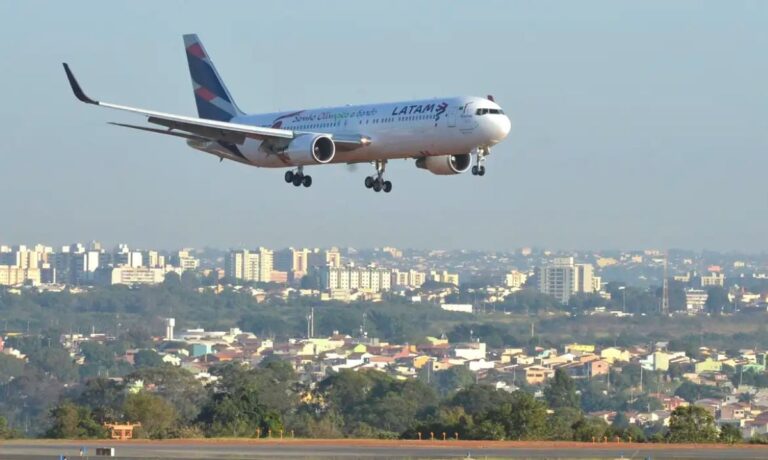 Aviacao-civil_-foto-antonio-Cruz-agencia-brasil