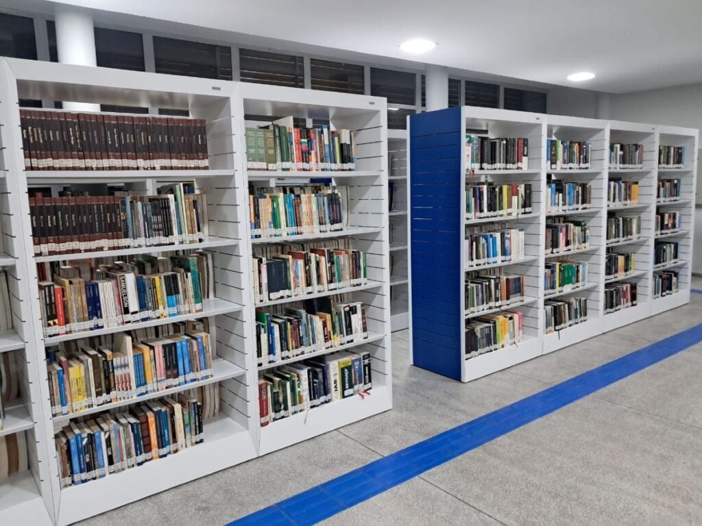 Biblioteca-municipal-Arnold-Ferreira-da-Silva-foto-ney-silva-acorda-cidade