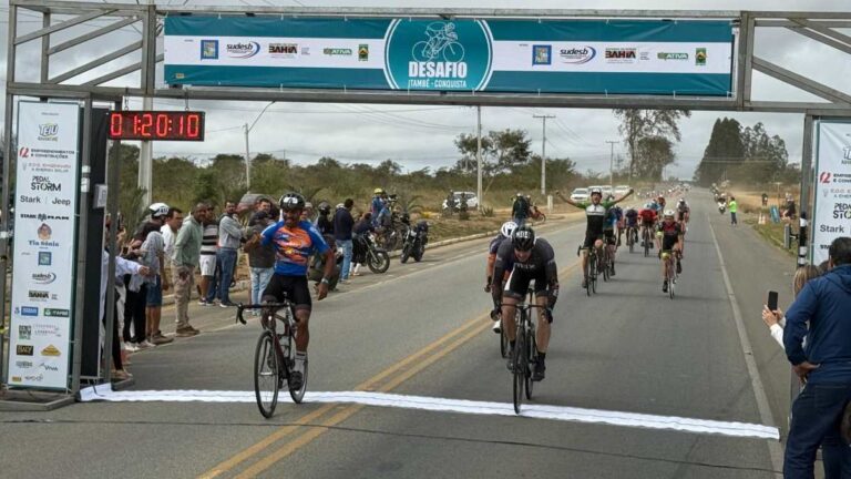 Ciclistas-desafiam-o-frio-nos-treinos-para-participar-do-Desafio-Itambe-Conquista
