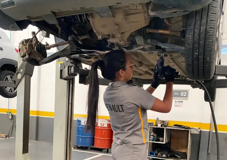Cintia-Queiroz-mecanica-automotiva