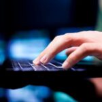 Computador-Golpes-digitais-Foto-Freepik