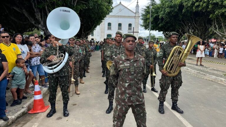 Disfile-do-2-de-Julho-no-Distrito-de-Maria-Quiteria-em-Feira-de-Santana-Foto-Paulo-Jose-Acorda-cidade-14