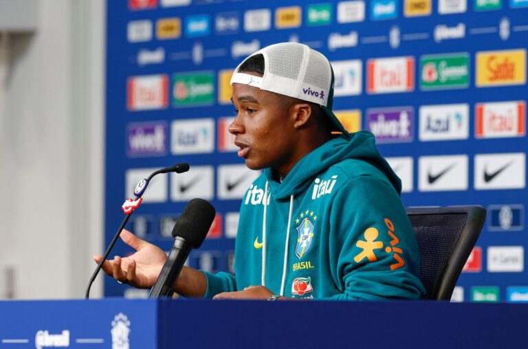 Endrick-durante-entrevista-coletiva-pela-Selecao-Brasileira-no-hotel-The-Ridge-em-Nova-Jersey-Foto-Rafael-Ribeiro-CBF