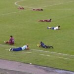 Enxame-de-abelhas-paralisa-decisao-entre-Fluminense-de-Feira-e-Bahia-no-Joia-da-Princesa-foto-repoducao-TVE-00