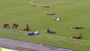 Enxame-de-abelhas-paralisa-decisao-entre-Fluminense-de-Feira-e-Bahia-no-Joia-da-Princesa-foto-repoducao-TVE-00