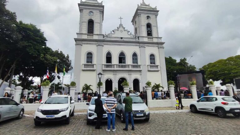 Festa-de-Senhora-SantAna-reune-devotos-em-celebracao-de-fe-e-historia-em-Feira-de-Santana9