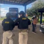 Fiscalizacao-a-onibus-na-BR-116-sul-pela-PRF