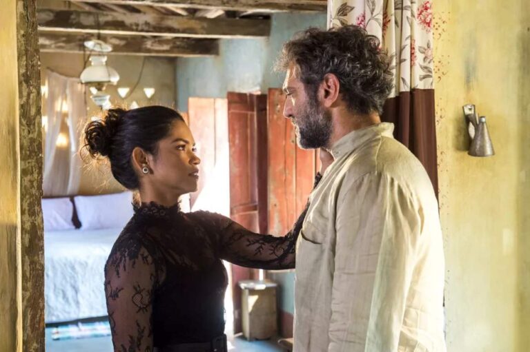 Lucy-Alves-e-Domingos-Montagner-em-cena-de-Velho-Chico-Foto-Globo-Estevam-Avellar-070726
