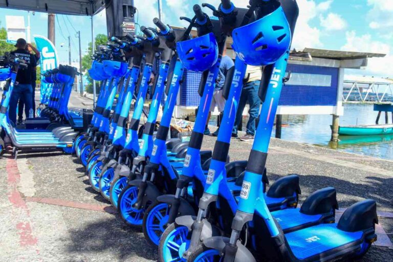 Patinetes-eletricos-em-Salvador-Foto-Jefferson-Peixoto-Secom-PMS-4