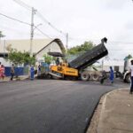 Prefeitura-realiza-pavimentacao-em-ruas-do-Limoeiro-praca-do-bairro-sera-reformada-Foto-Silvio-Tito-140726