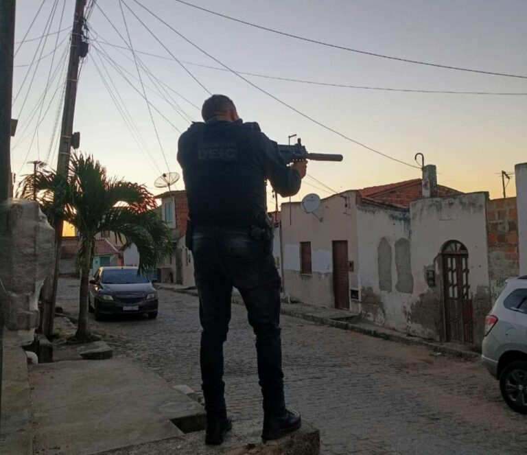 Suspeito-e-preso-por-trafico-durante-Operacao-Vale-da-Paz-em-Anguera