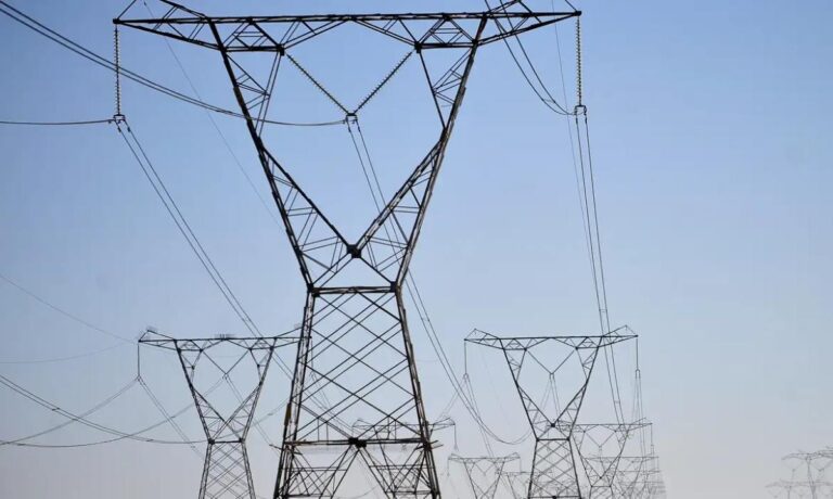 Torre-de-energia-Aneel-Foto-Marcello-Casal-jr-Agencia-Brasil-270326-1